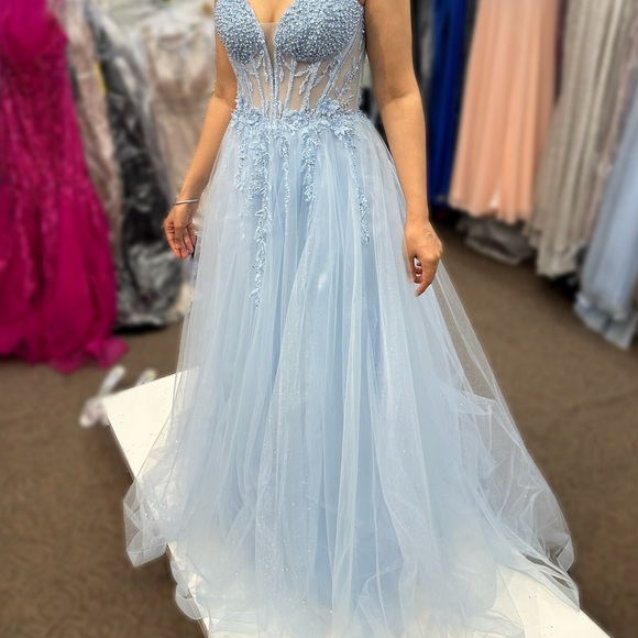 Elegant Blue Evening Gown - Picture 4 of 6